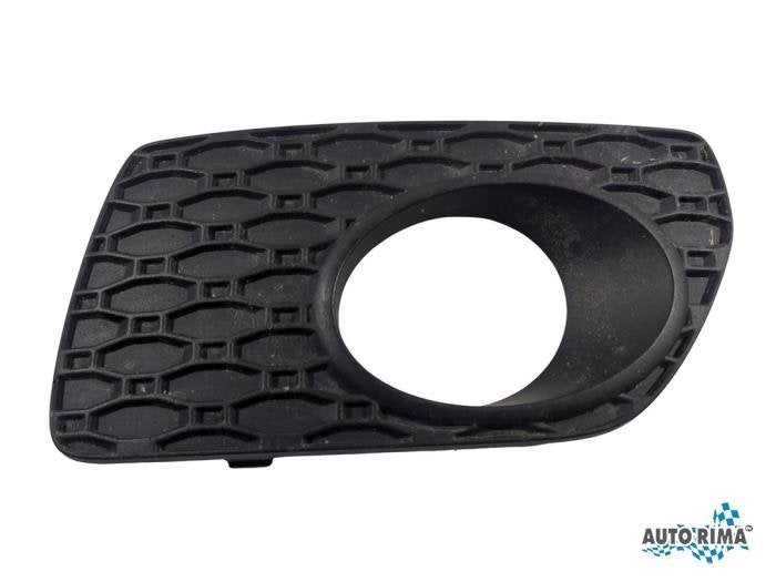 Plaque de protection feu antibrouillard droit d'un Volvo XC7, -, 3 mois de garantie, -, -