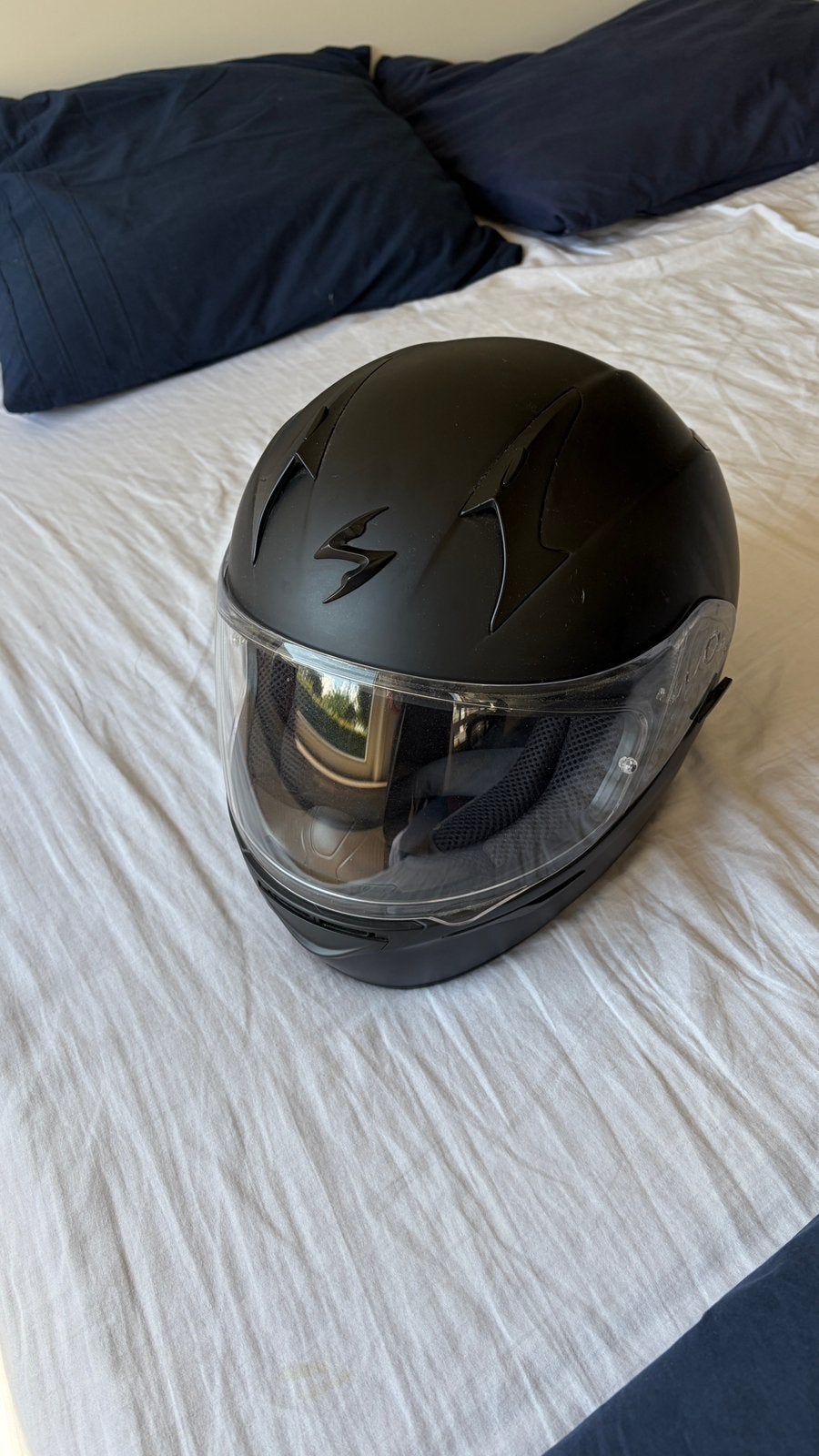 Brommer helm maat M (lichte valschade), Fietsen en Brommers, Brommerhelmen, Ophalen, Gebruikt, Medium