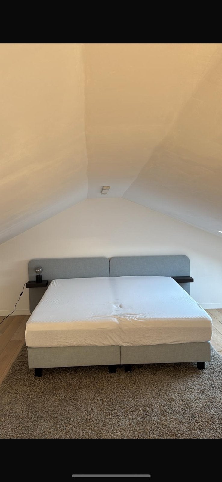 Boxspring te koop, vorig jaar niew gekocht, Maison & Meubles, Enlèvement, Comme neuf