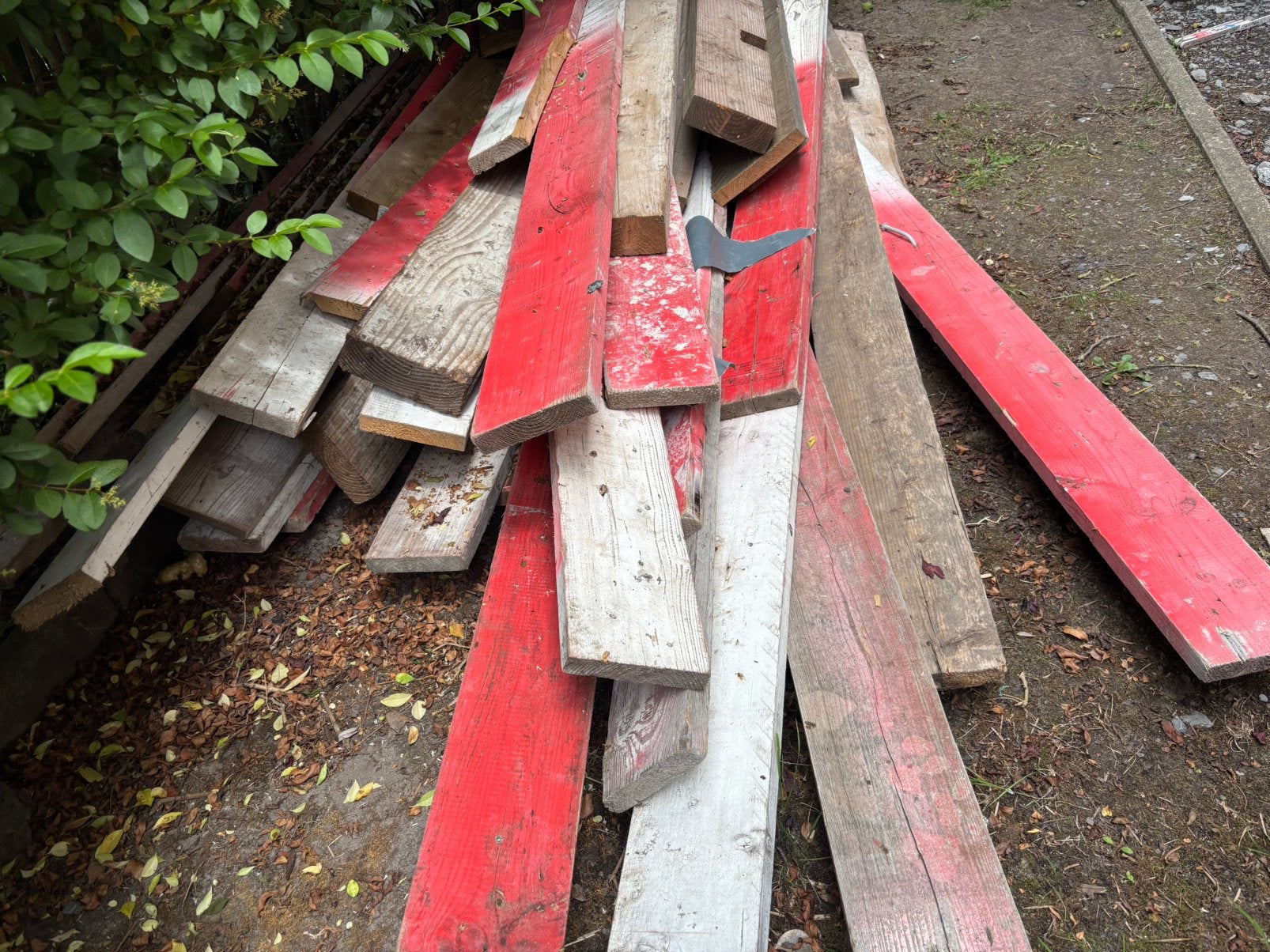 Gratis overschotten leuningplanken en baddingen., Ophalen, Gebruikt, Plank