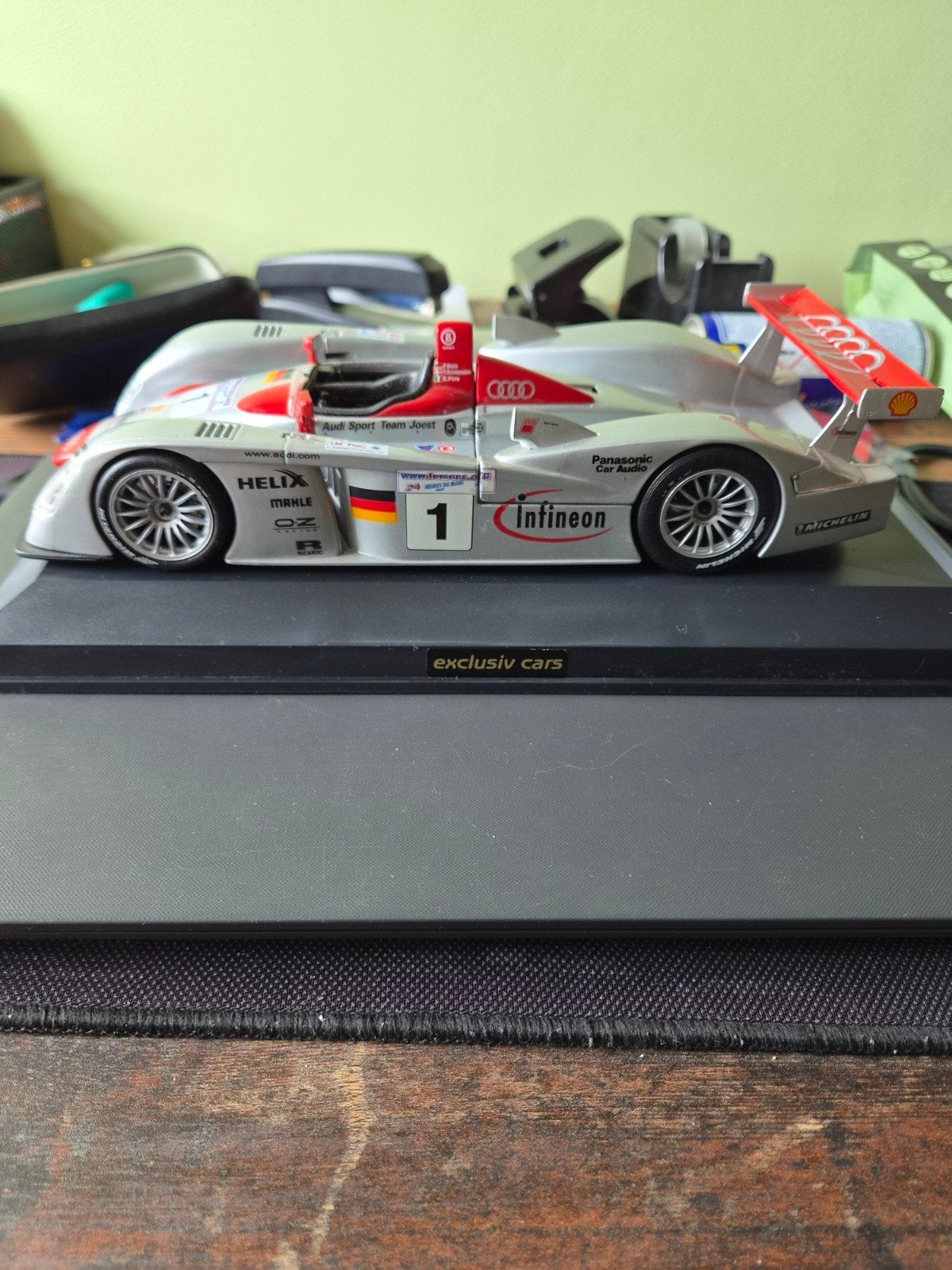 Audi Infineon R8,1/18, Enlèvement ou Envoi, Comme neuf, Voiture, Burago