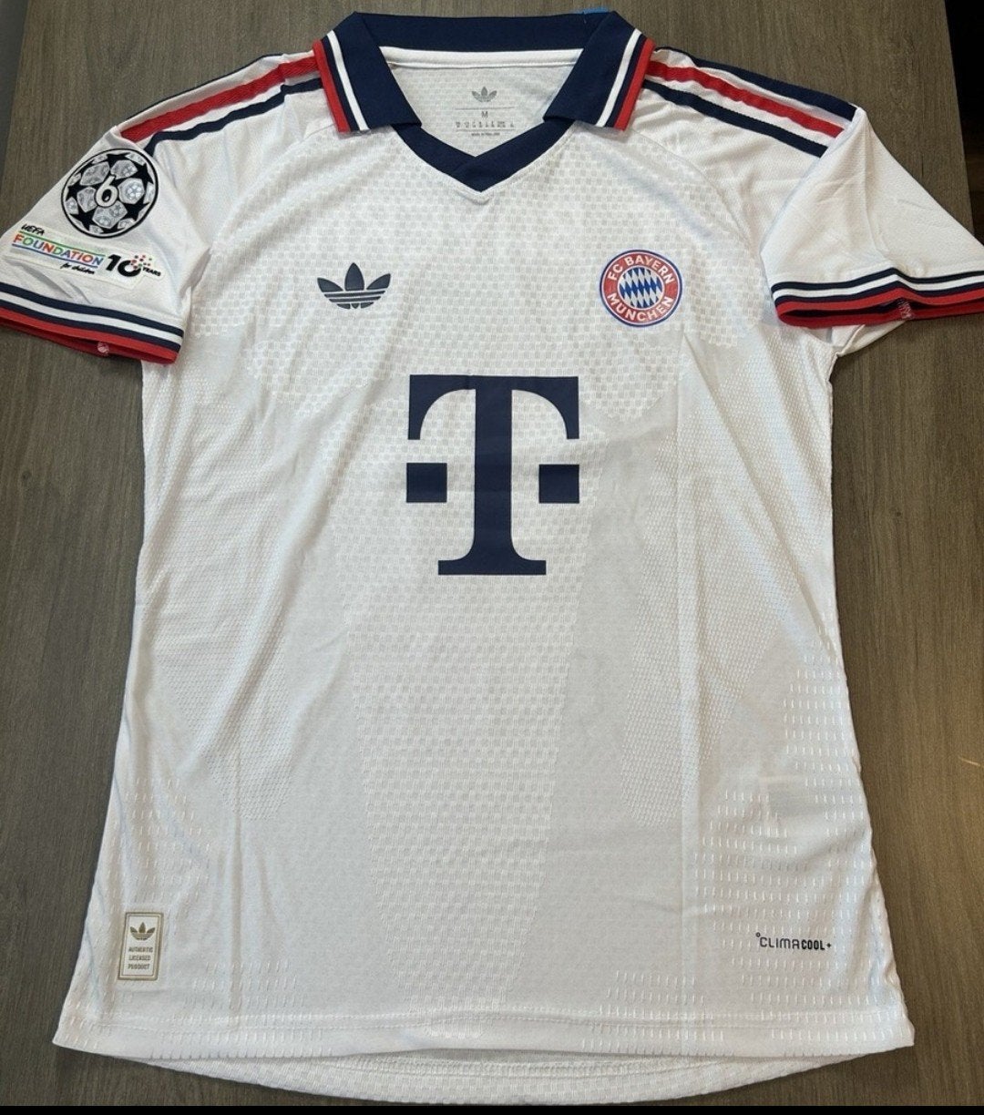 Bayern München Olise Voetbal Uitshirt Origineel Nieuw 2026, Sport en Fitness, Voetbal, Verzenden