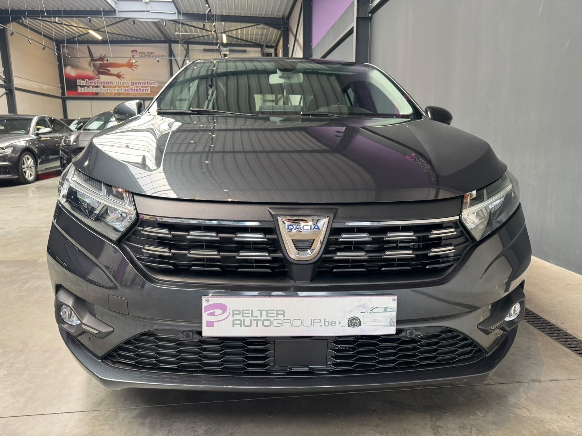 Dacia Sandero 1.0 Benzine GPS Camera Nieuwstaat 6.700km!, Autos, Argent ou Gris, Achat, Euro 6, Entreprise