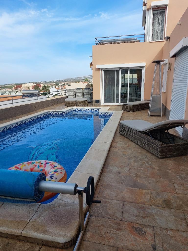 1 OF 2 KAMERS MET BADKAMER IN VILLA MET ZWEMBAD COSTA ADEJE, Dorp, Eigenaar, Aan zee, Canarische Eilanden