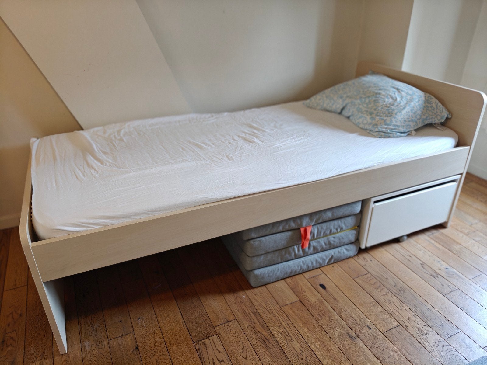 2 Bedden van Ikea Släkt met opbergschuif, Ophalen, Matras