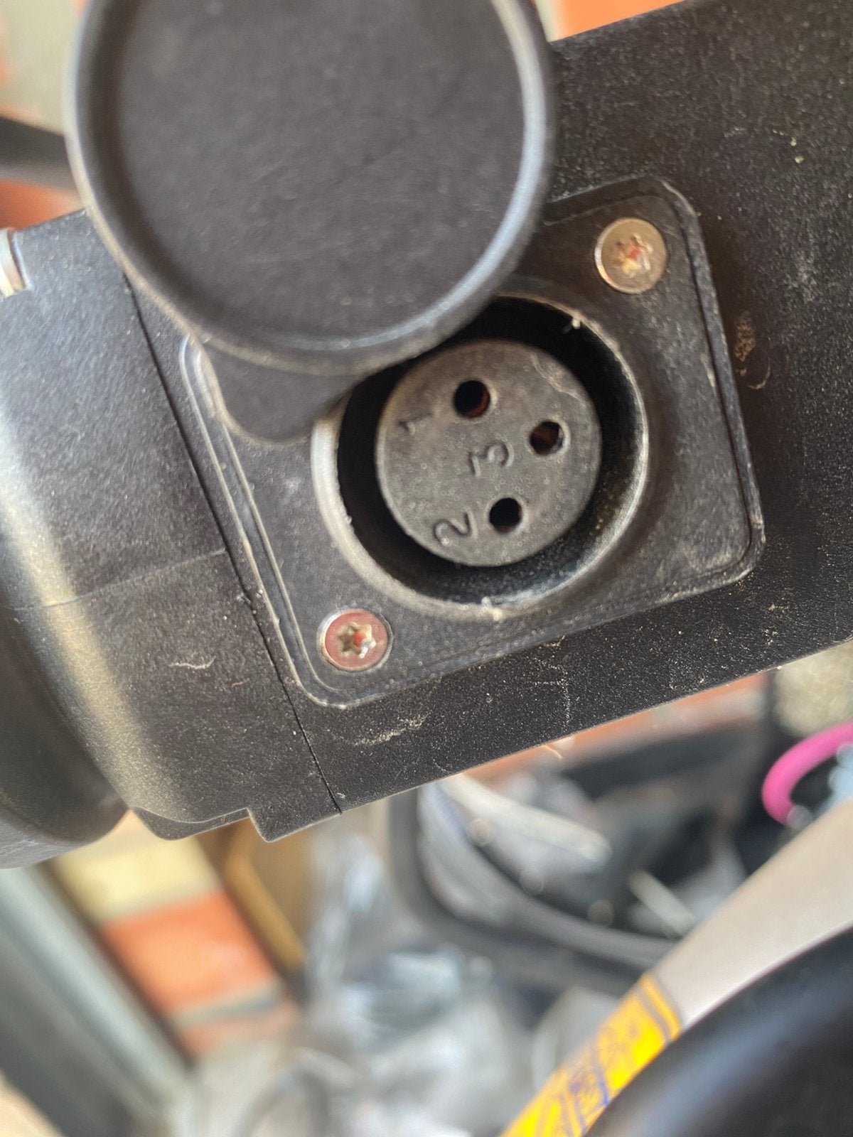 ZOEK 3 pins oplader, Enlèvement ou Envoi, Comme neuf