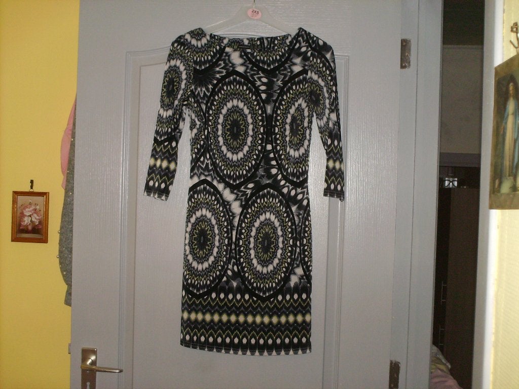 a vendre robe pour dame, Kleding | Dames, Jurken, Overige kleuren, Ophalen of Verzenden, Zo goed als nieuw, Knielengte
