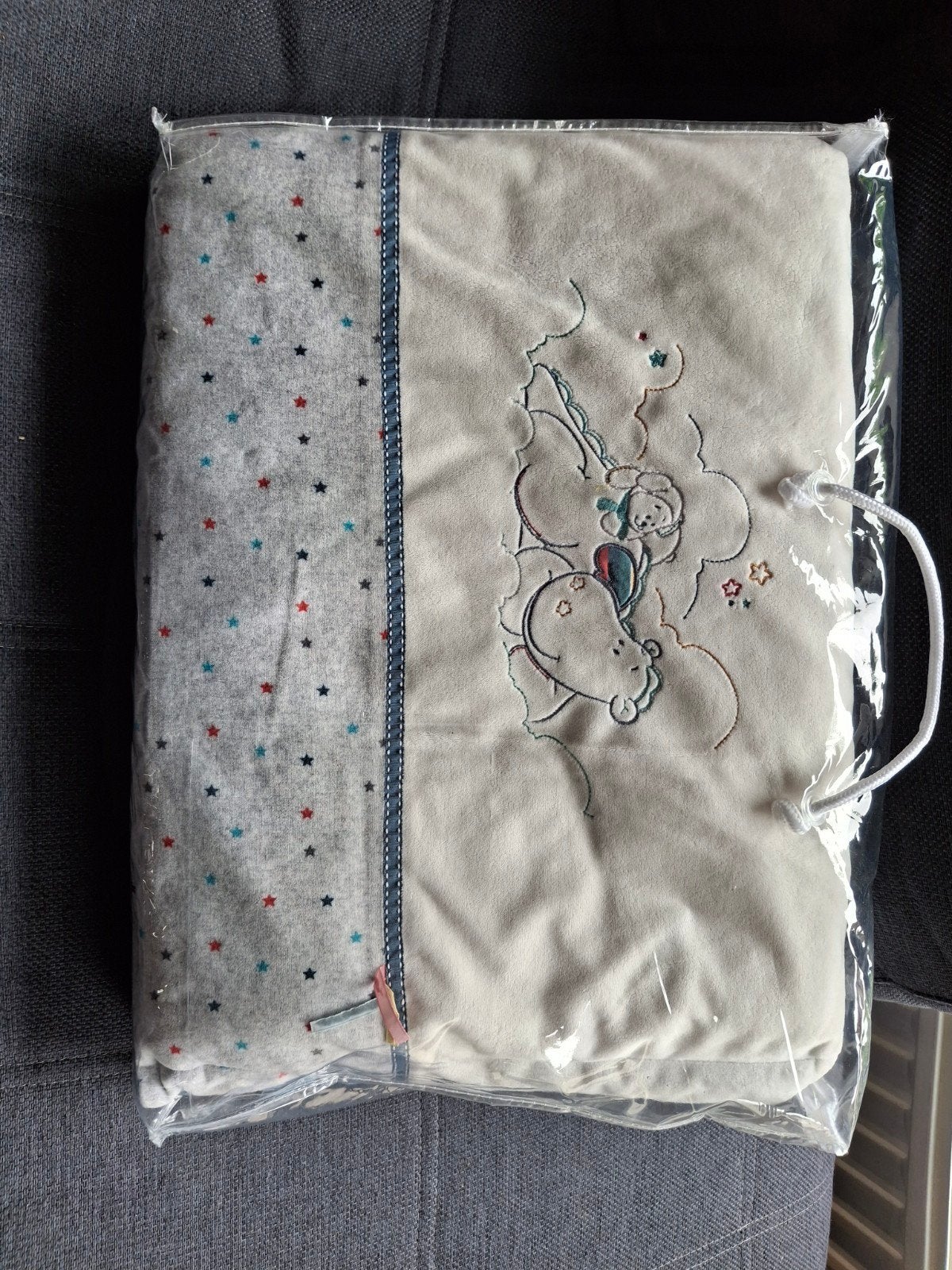 Kinderbed rand of bescherming.  Noukies, Ophalen, Rond