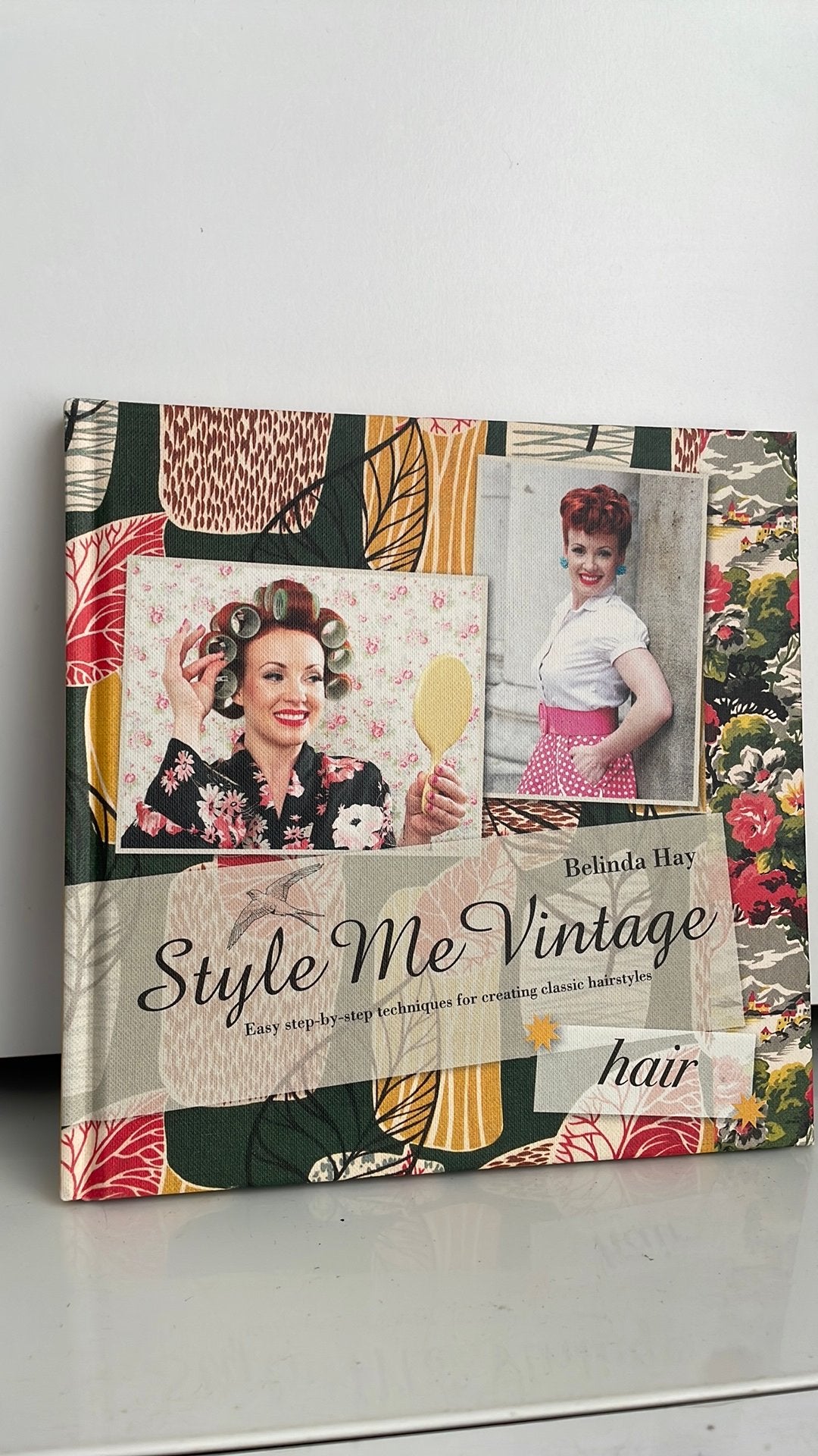 Style Me Vintage haartooi boek, Ophalen of Verzenden, Zo goed als nieuw