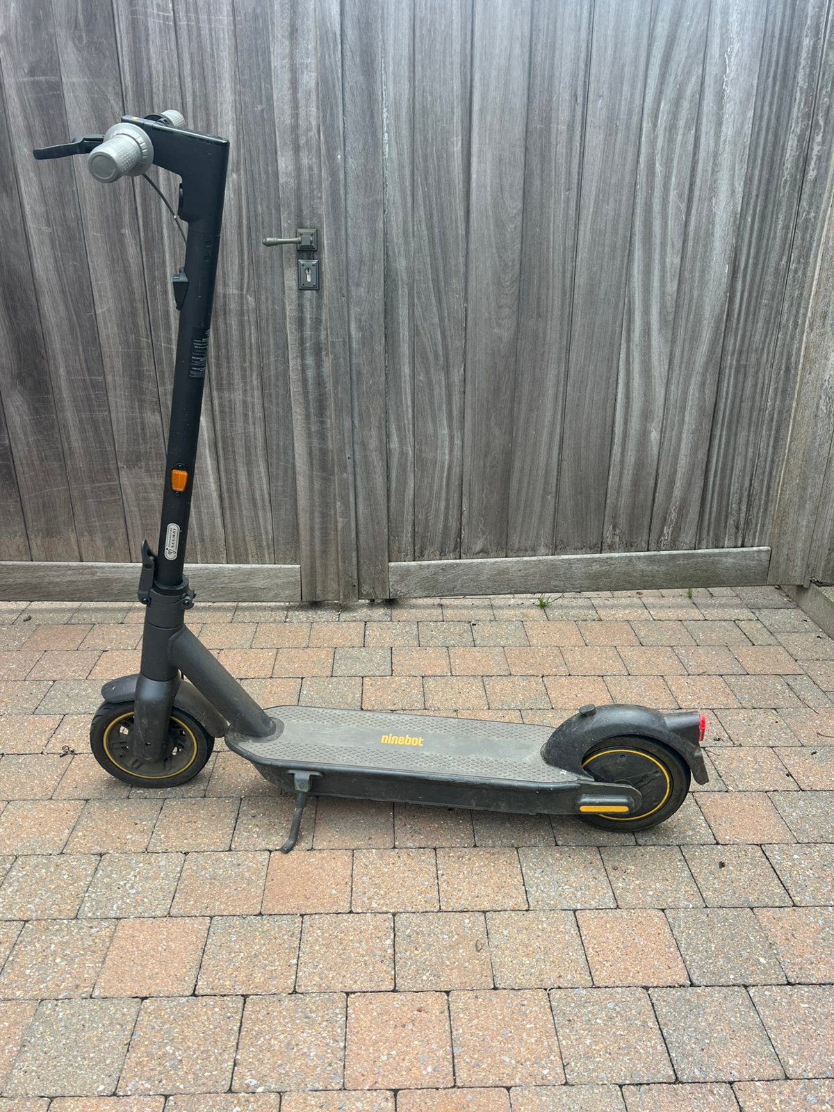 Ninebot kickscooter max g30e ii (e-step), Fietsen en Brommers, Steps, Ophalen, Zo goed als nieuw