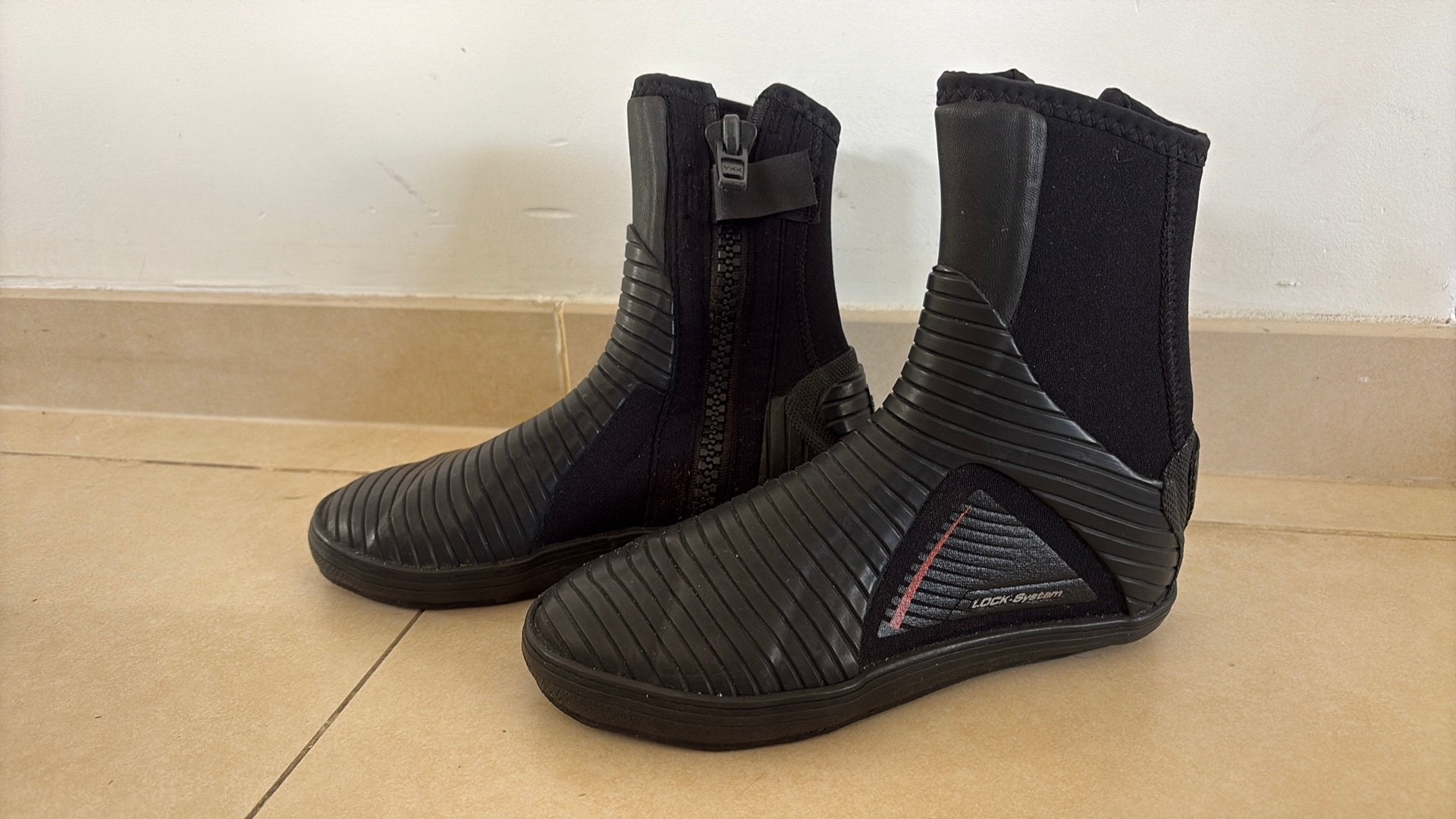 Zeilschoentjes/catamaran maat 34, Watersport en Boten, Ophalen, Zo goed als nieuw, Kind, Zeil- of Surfschoenen