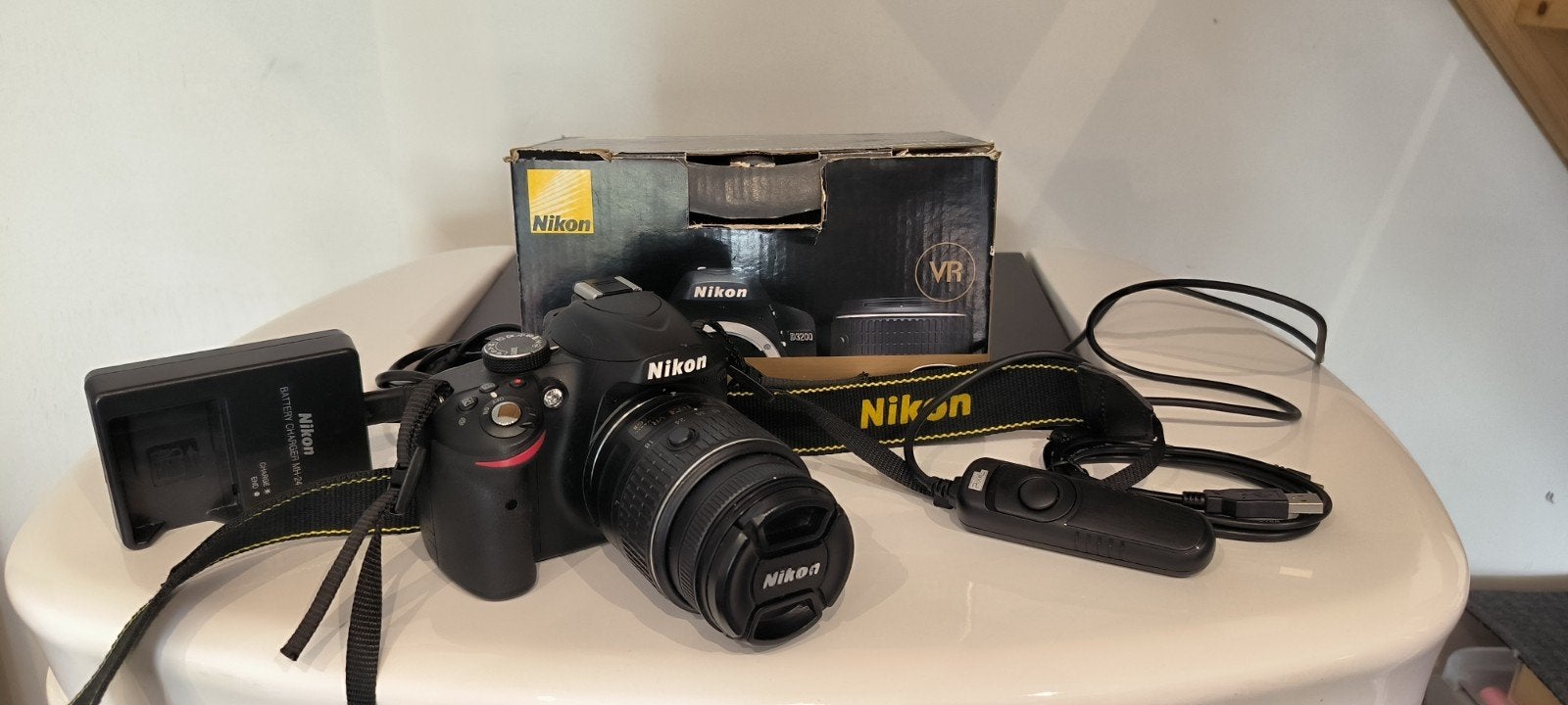 Nikon D 3200 18-55 complet + accessoires+ trépied, Ophalen of Verzenden