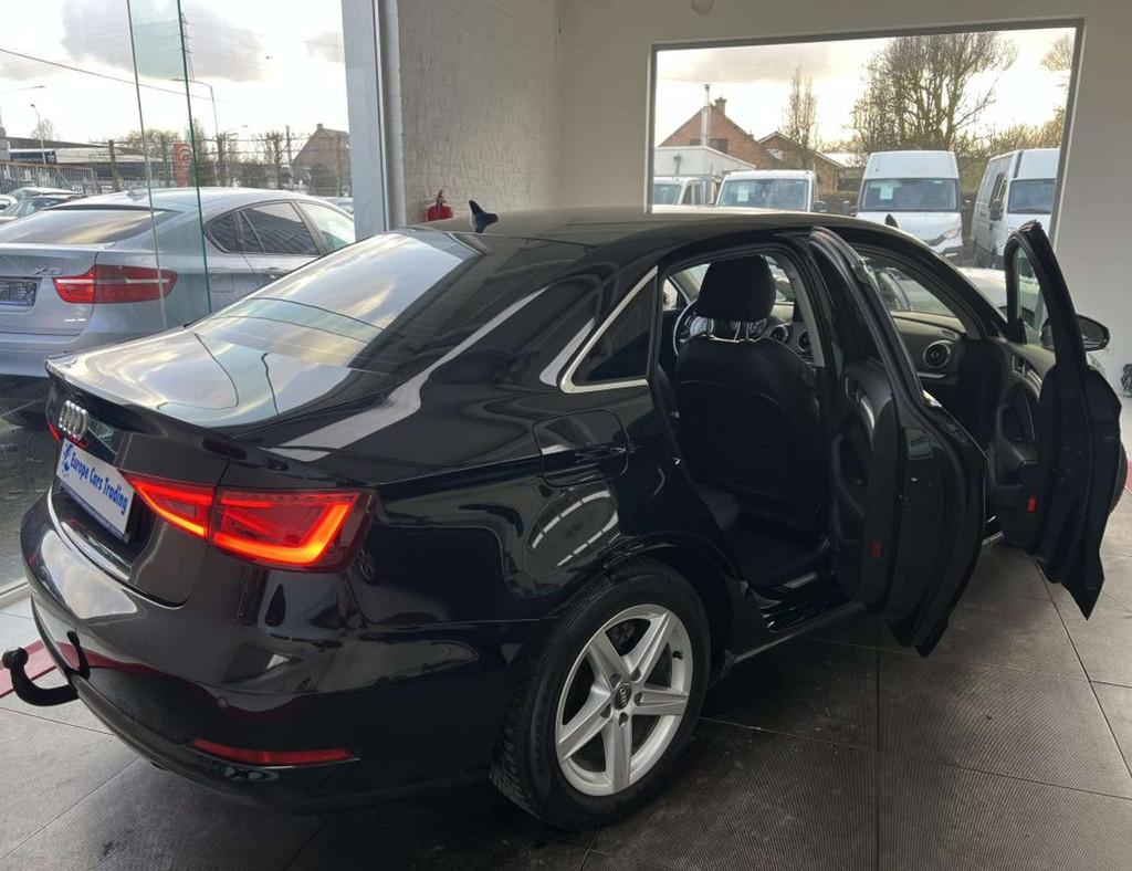 Audi A3 SEDAN AMBITION LUXE 1.6 TDI 110CH GAR 12M (bj 2014), Auto's, Gebruikt, Zwart, Blauw, Leder