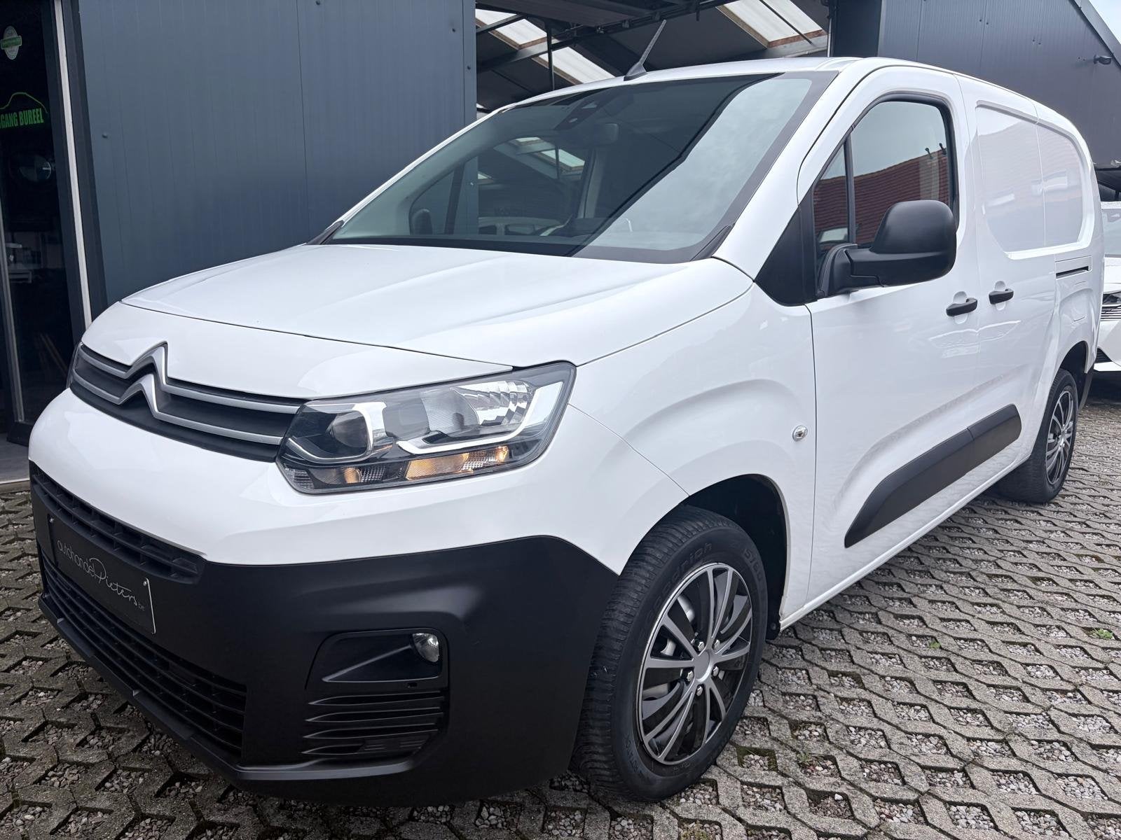 Citroën Berlingo Benzine - Lang chassis - 10661€+btw, Voorwielaandrijving, 4 deurs, Stof, Gebruikt