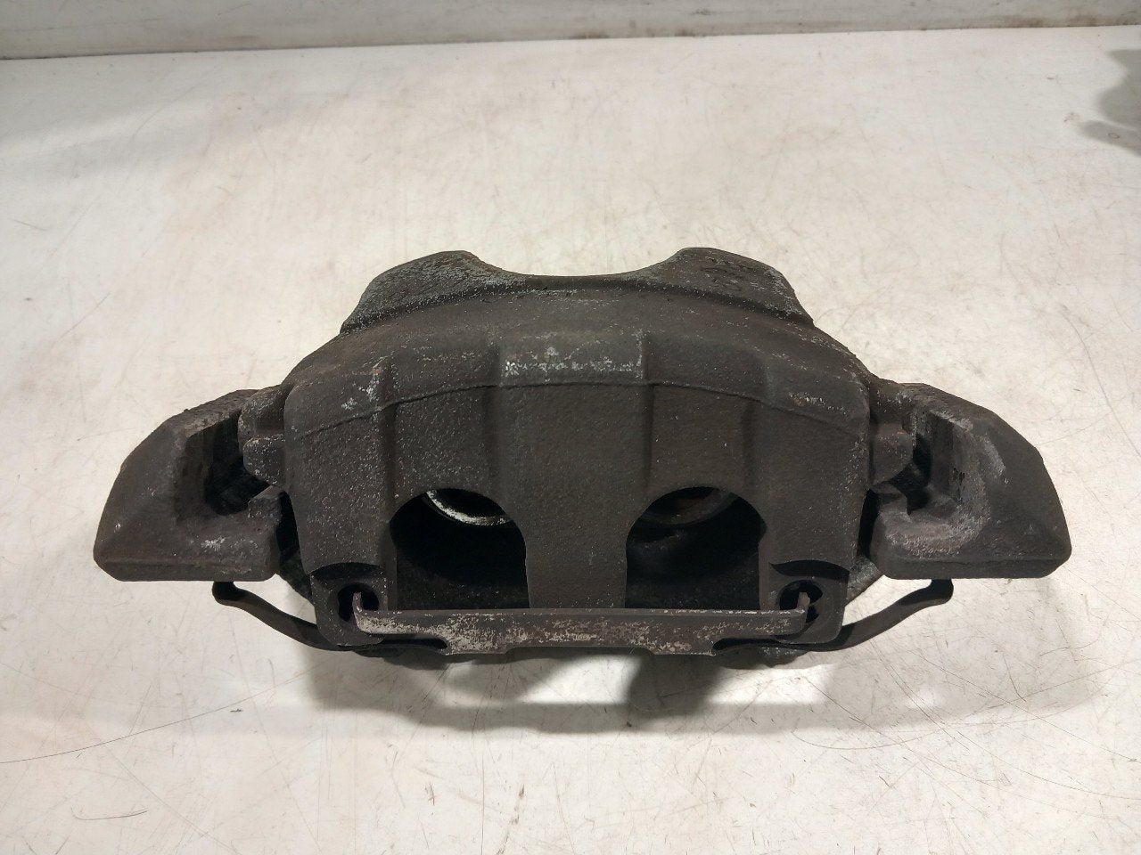Remklauw links voor Volvo XC60, Onderdelen@venauto.nl, Van der Ven Autorecycling B.V., Gebruikt, Ettenseweg 76, 4706 PB Roosendaal, The Netherlands