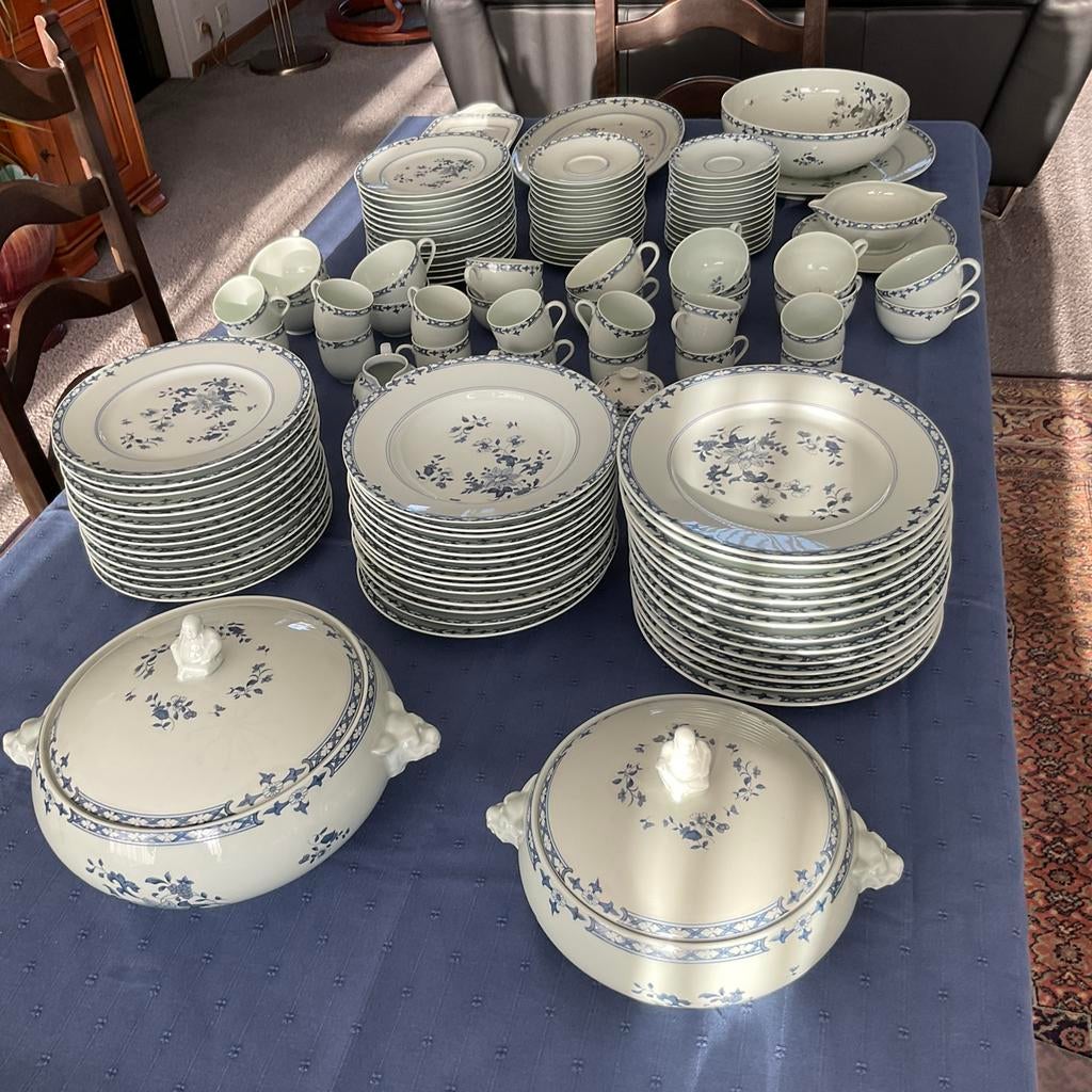 Compleet servies Limoges france 125 stuks in nieuwstaat, Antiquités & Art, Enlèvement