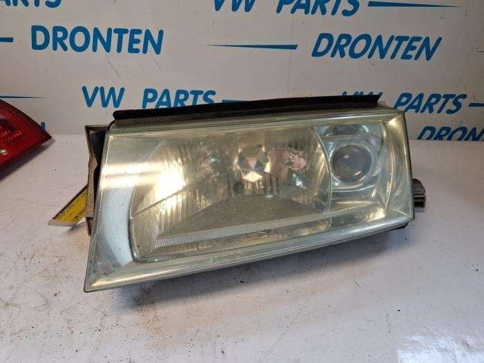 Phare gauche d'un Skoda Octavia, Autos : Pièces & Accessoires, -, 3 mois de garantie, Utilisé, Skoda