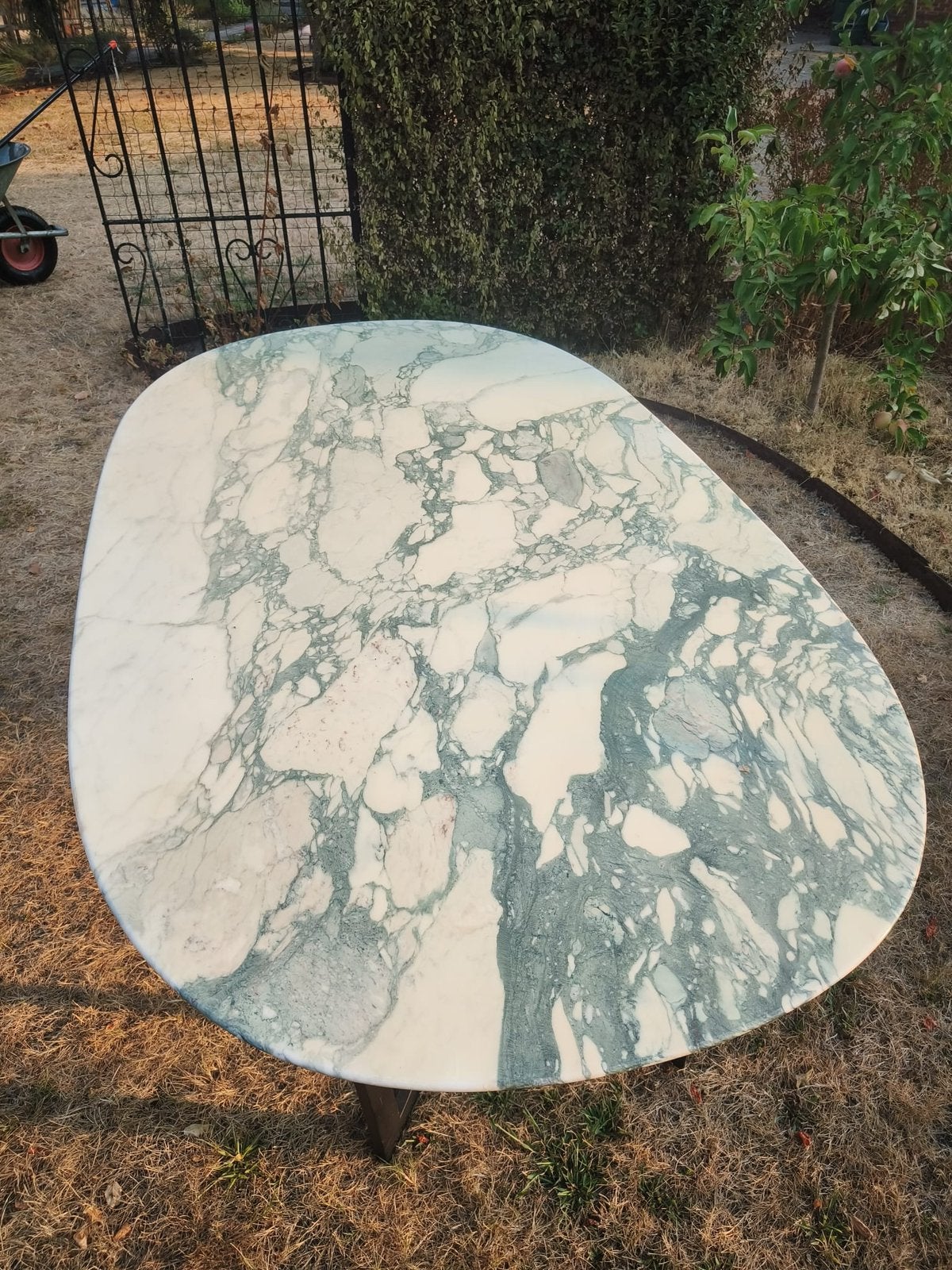 Marmeren buiten/binnentafel, Huis en Inrichting, Tafels | Salontafels, Ophalen, Gebruikt, 100 tot 150 cm, Ovaal