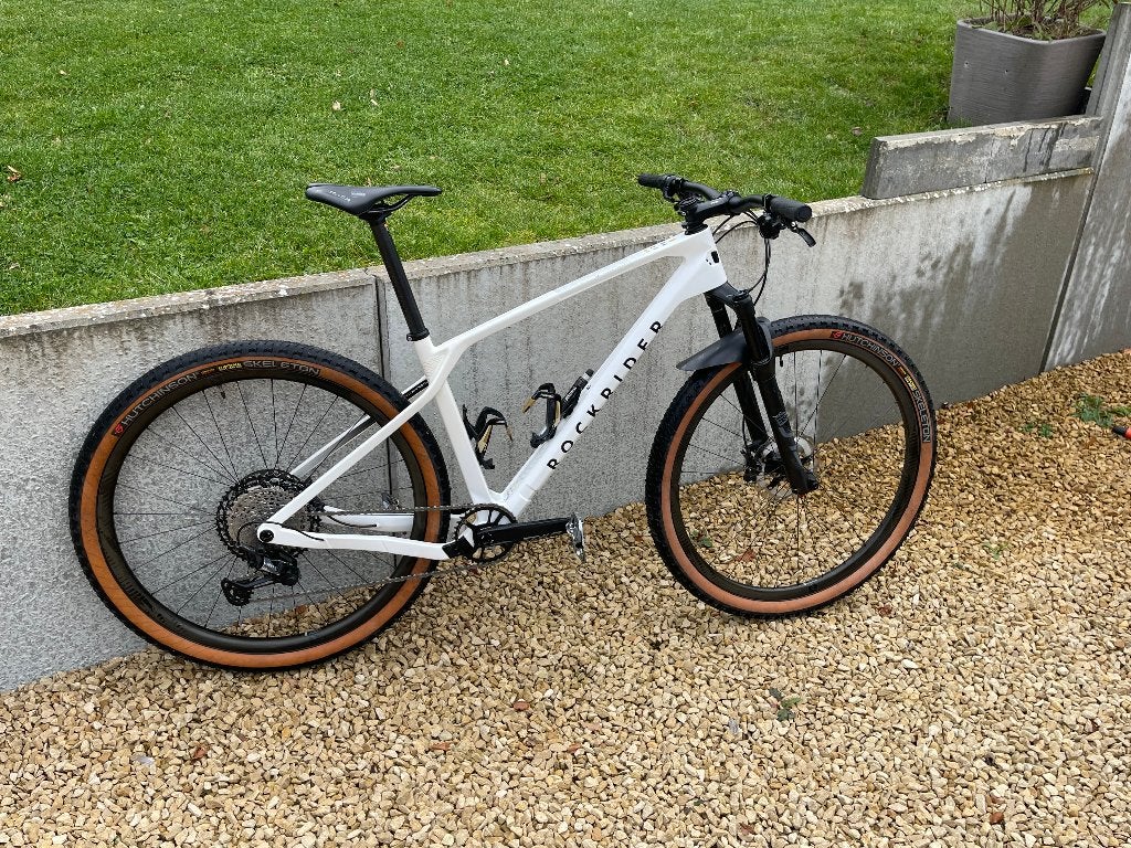 VTT ROCKRIDER RACE 900 XT Roues Reynolds Carbone 2025 ; L, Vélos & Vélomoteurs, Autres marques, Comme neuf, Enlèvement, Hommes