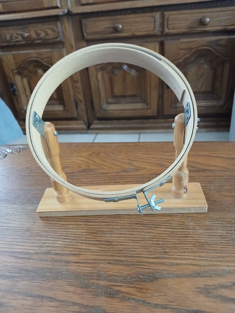 Cercle à broder sur pied, Hobby en Vrije tijd, Borduren en Borduurmachines, Ophalen, Gebruikt, Handborduren, Onderdeel of Accessoires
