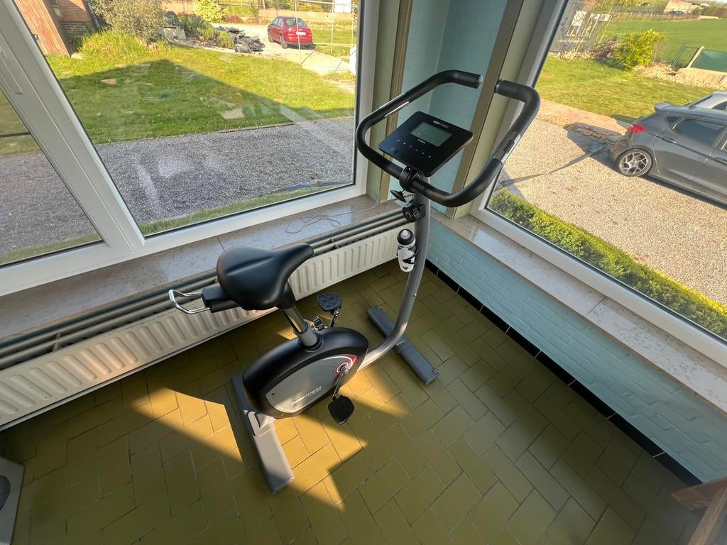 Vélo d'exercice Flow Fitness Turner DHT500, Sports & Fitness, Appareils de fitness, Comme neuf, Vélo d'appartement, Jambes, Aluminium