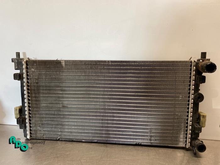 Radiateur van een Volkswagen Polo (Polo 09-), Gebruikt, -, Volkswagen, -
