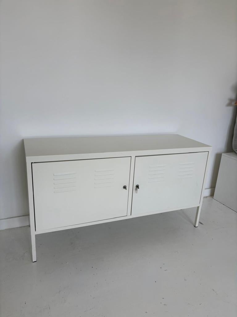 Metalen Ikea kast, Huis en Inrichting, Ophalen, Zo goed als nieuw
