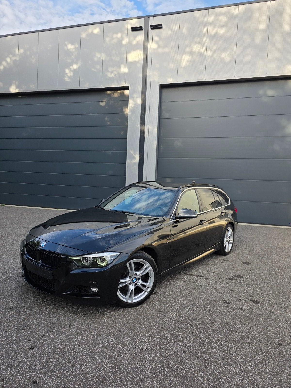 BMW 318ia, Auto's, Achterwielaandrijving, Euro 6, 4 cilinders, Zwart