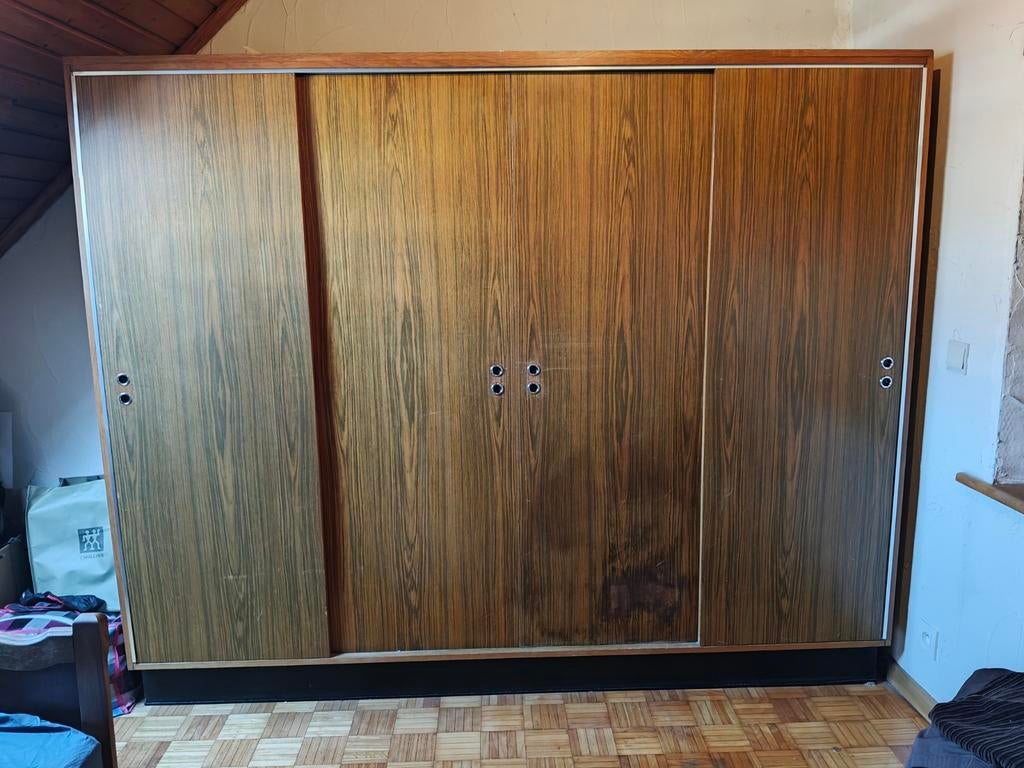 Grote schuifdeurkast 220x180 – veel opbergruimte, Huis en Inrichting, Kasten | Roldeurkasten en Archiefkasten, Ophalen, Meerdere deuren