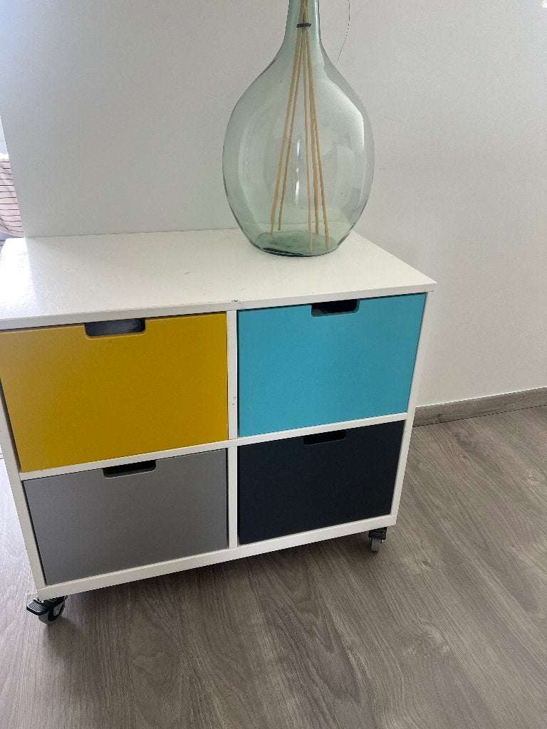 Bopita kast, Enlèvement, Armoire