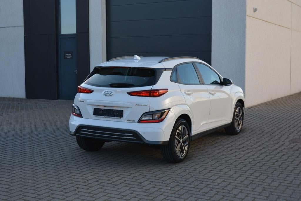 Hyundai KONA EV Advantage 39KW - Electric SOH 100% - M:2023, Auto's, Stof, Zwart, Wit, 5 zetels