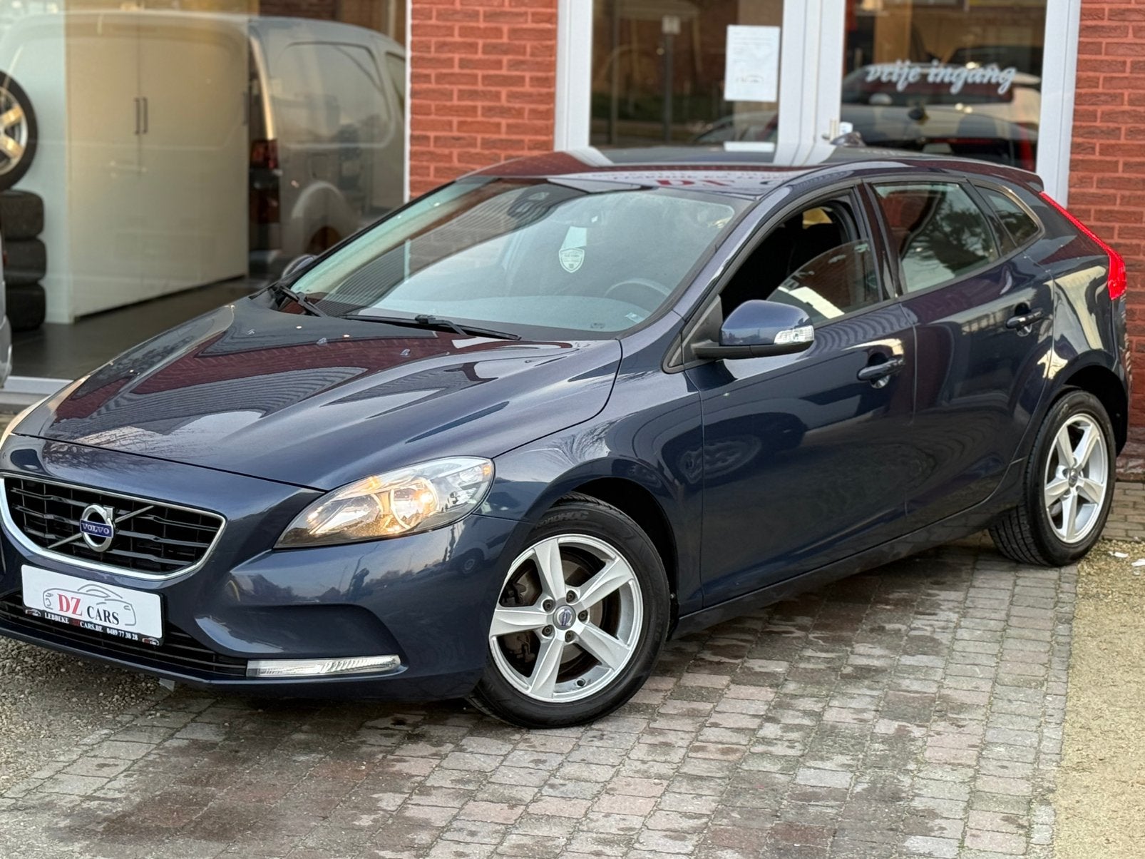 VOLVO V40 1.6D 114PK |DIGITALE AIRCO | CRUISE CONTROL |, Auto's, Volvo, Voorwielaandrijving, Euro 5, Stof, Zwart