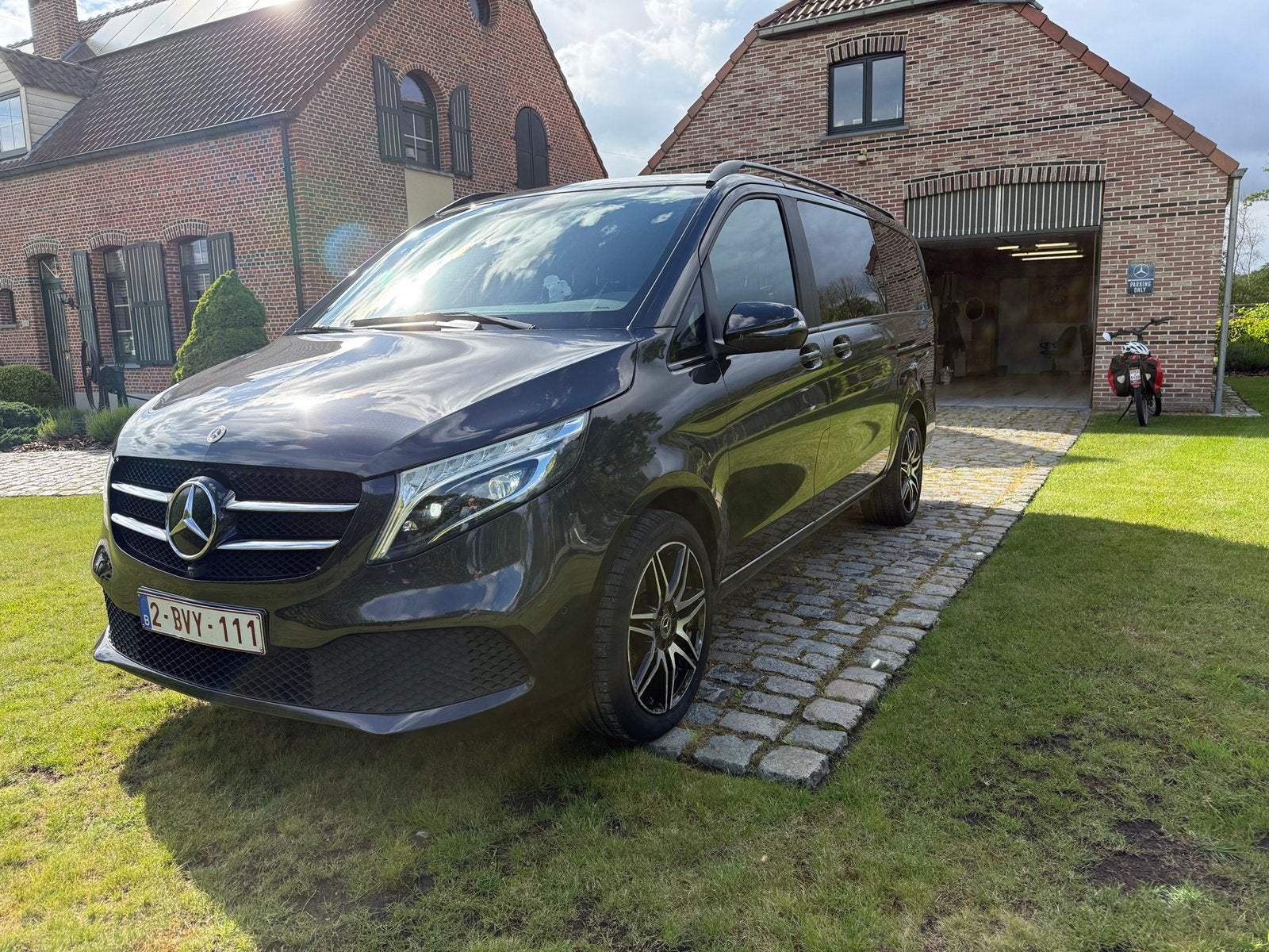 Mercedes v, automatique, 8 places, 4x4, Cuir, Euro 6, 2500 kg, Noir