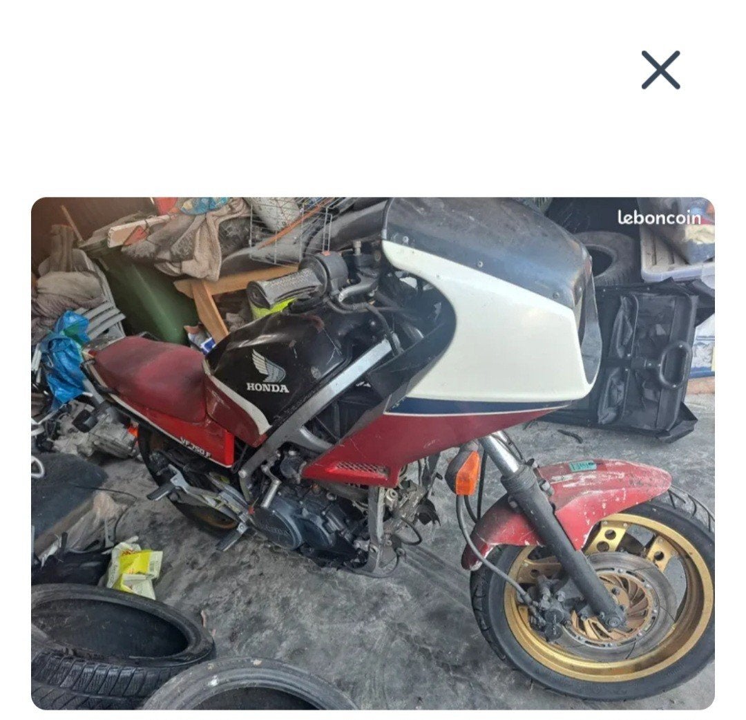 Honda vf750 f 90cv de 1985 avec papier, Motoren, Motoren | Honda, 750 cc, 4 cilinders, Gebruikt, Meer dan 35 kW