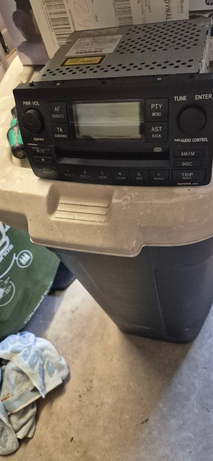 Autoradio Toyota Corolla 2007, Ophalen