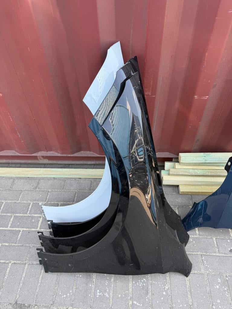 Mercedes a klasse W177 spatbord zijscherm, Ophalen