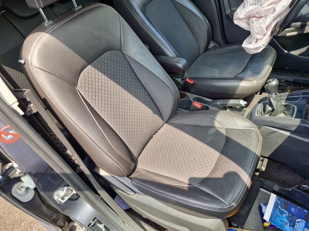 STOEL RECHTS VOOR Ford EcoSport (JK8) (01-2013/12-2022), Gebruikt, Henry-Ford-Straße  1
50735  Köln, DE, Ford-Werke GmbH, Kunden@ford.com