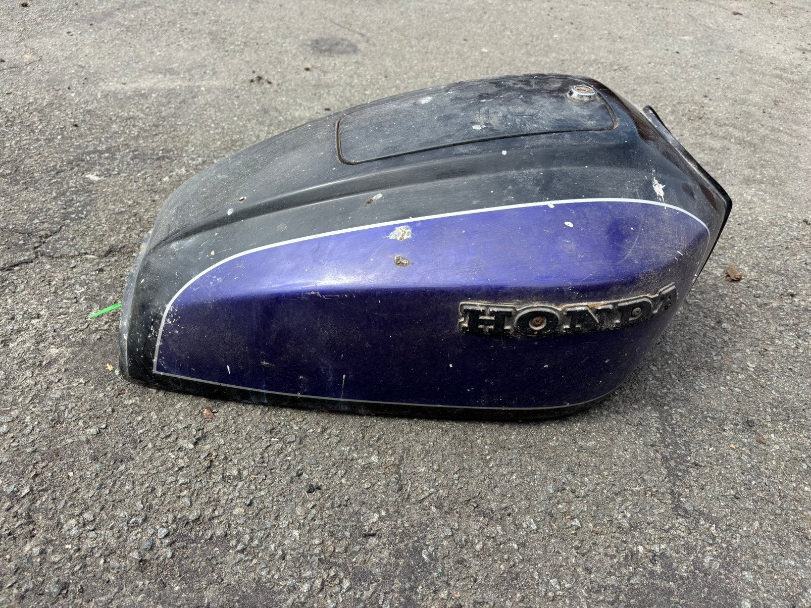 Honda CB750 four k7 tank, Particulier