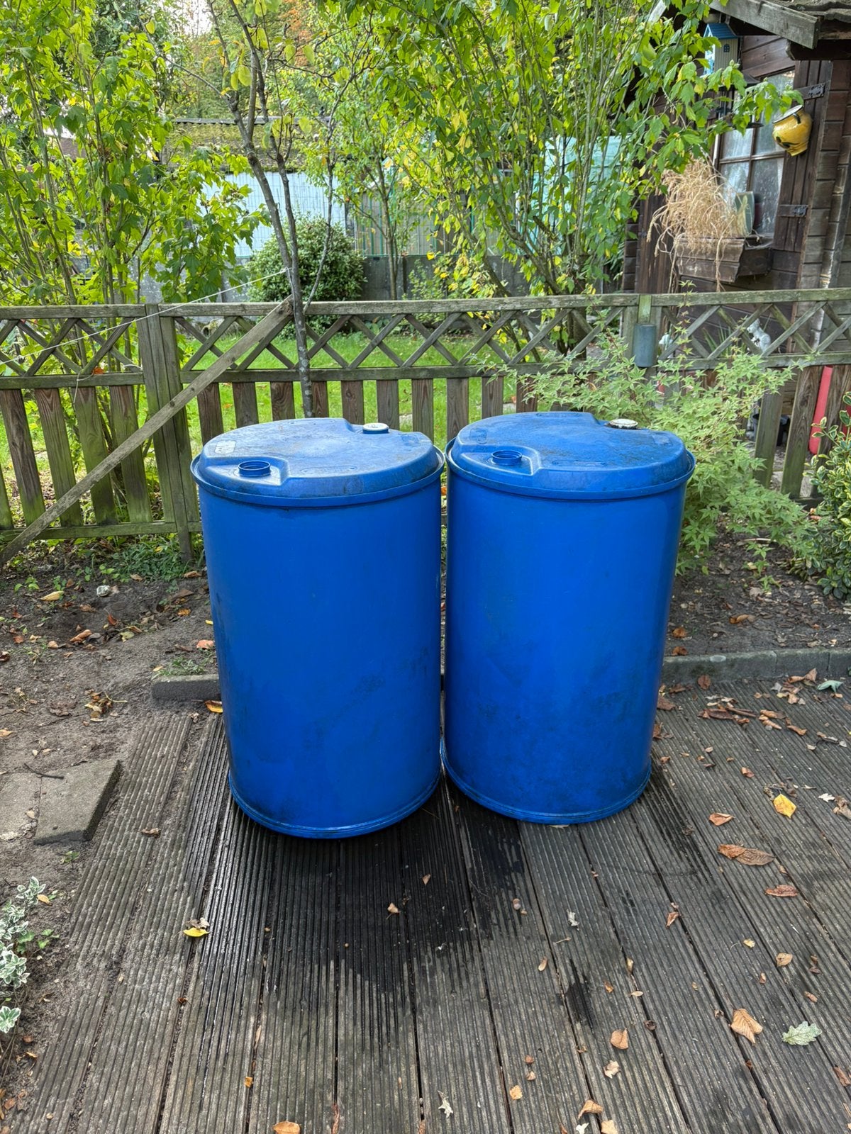 2 blauwe regentonnen, Ophalen, Gebruikt