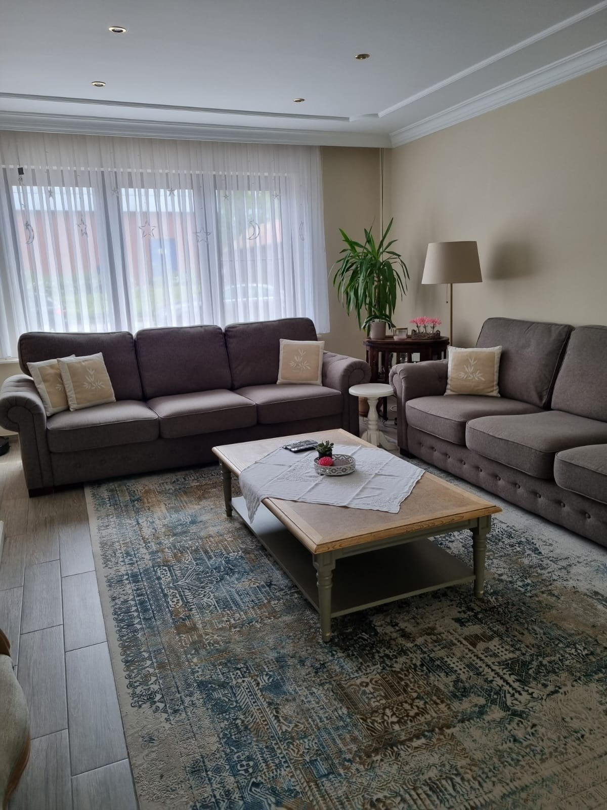 Goed onderhouden salon, Huis en Inrichting, Zetels | Complete zithoeken, Ophalen