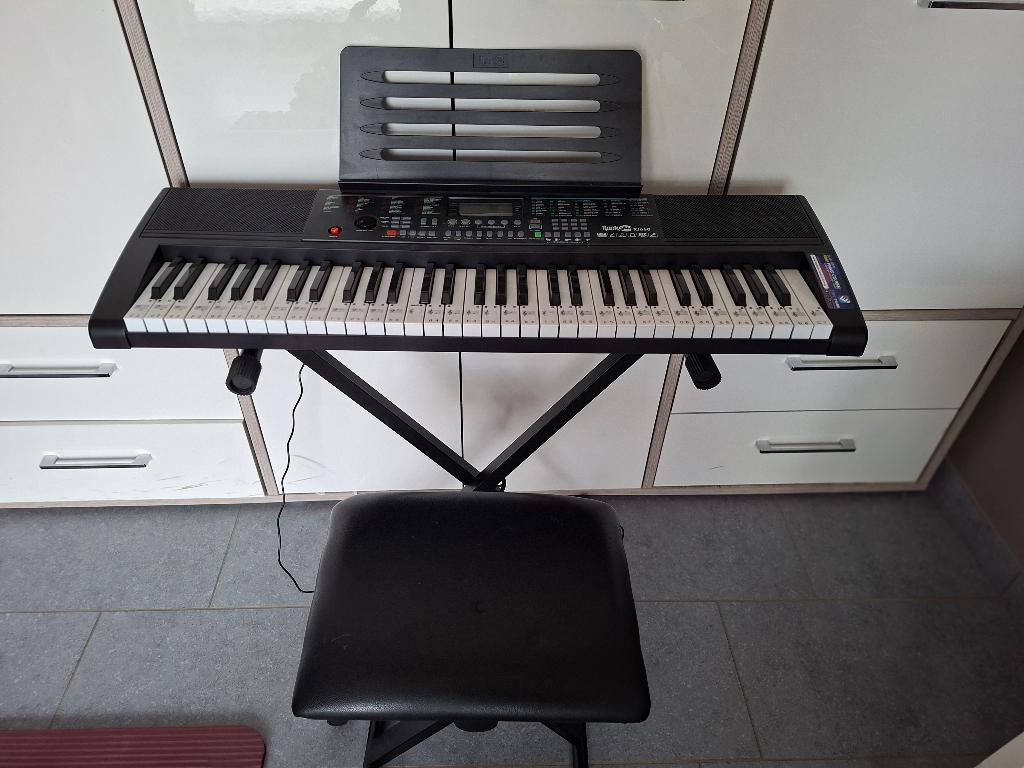 Synthé, Muziek en Instrumenten, Keyboards, Ophalen, Zo goed als nieuw, Met standaard