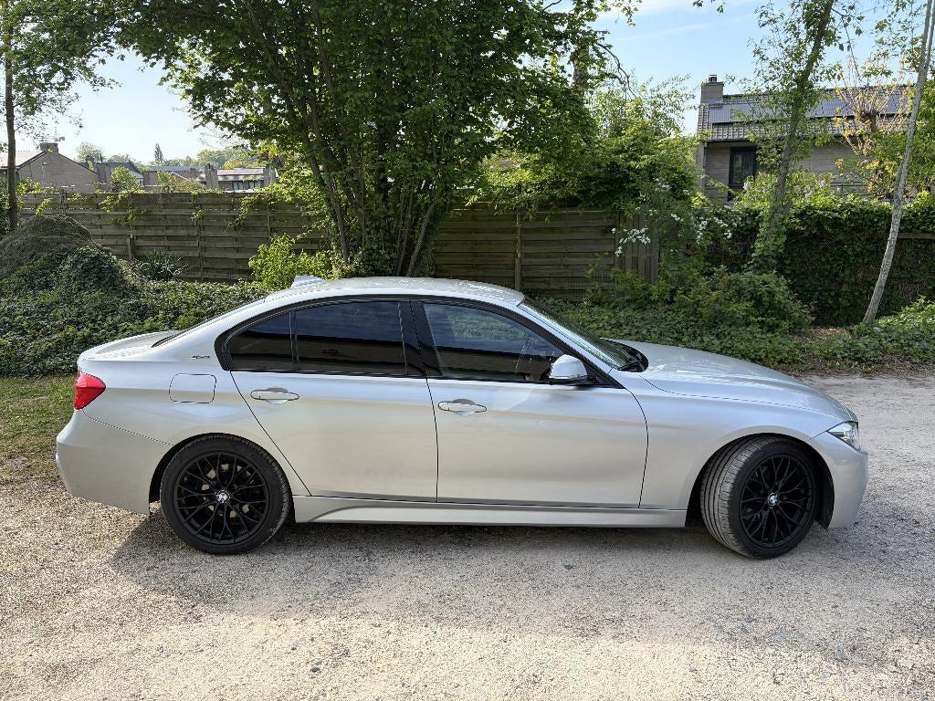 BMW 330e | Head Up Display | M-Sportpakket | Leder, Auto's, BMW, Automaat, Achterwielaandrijving, 4 cilinders, Leder