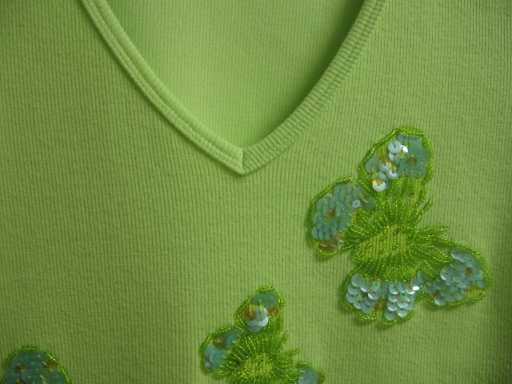 Fluo groen T-shirt met V-hals en strass, maat 38, Vêtements | Femmes, Enlèvement ou Envoi, Comme neuf, Taille 38/40 (M), Vert
