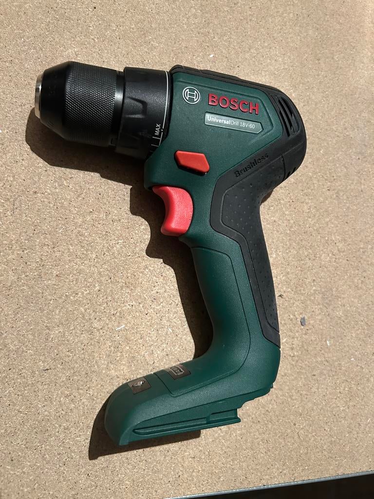 Bosch UniversalDrill 18V-60 - Zonder accu | Zonder oplader, Ophalen, Zo goed als nieuw, Boor- en Schroefmachine, Variabele snelheid