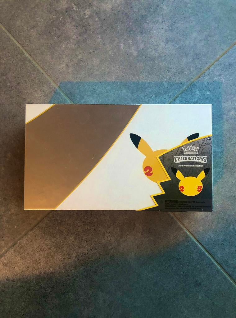 ⭐️ Pokémon Celebrations Ultra Premium Collection Box 25th ⭐️, Ophalen of Verzenden, Nieuw