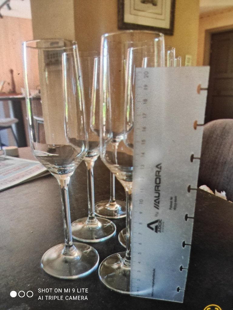 champagneglazen DAQES, Ophalen