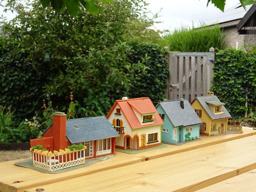Lot de 4 maisons unifamiliales - HO (1/87), Enlèvement ou Envoi, Utilisé, Pont, Tunnel ou Bâtiment