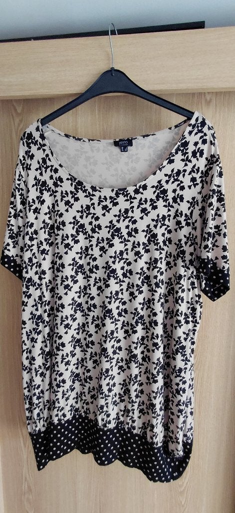 tuniek merk ; Yesta korte mouw maat50zeer goede staat, Kleding | Dames, Grote Maten, Yesta, Ophalen of Verzenden, Zo goed als nieuw