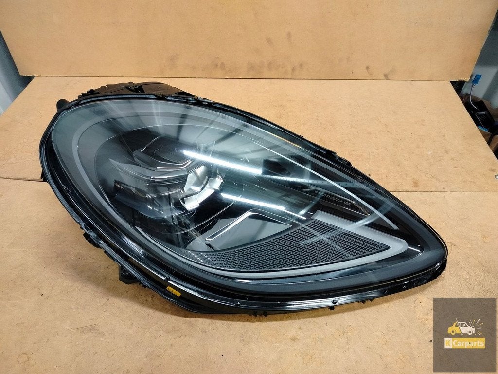 95B.941.016.J, Phare avant droit LED Full LED GTS EXCL ECE R, Porscheplatz 1
70435  Stuttgart, DE, Porsche, Info@porsche.de, Utilisé