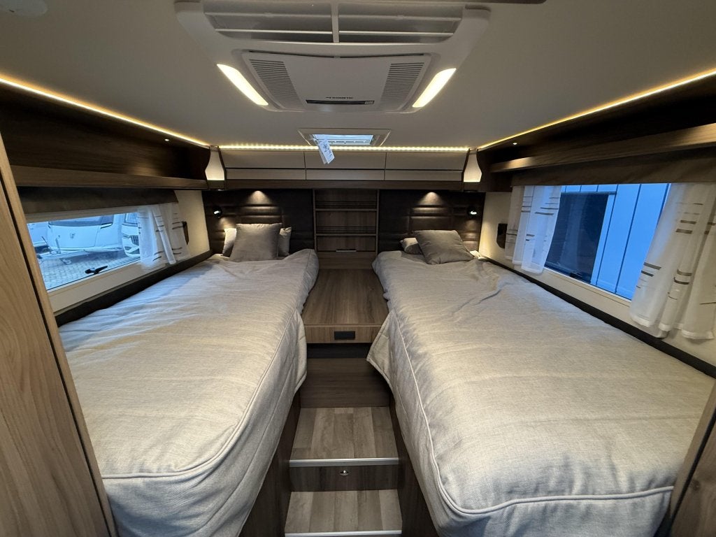 Kabe Travel Master Royal x780 LGB, Mercedes-Benz, Jusqu'à 4, 5 à 6 mètres, Mercedes-Benz, 8 à 9 mètres